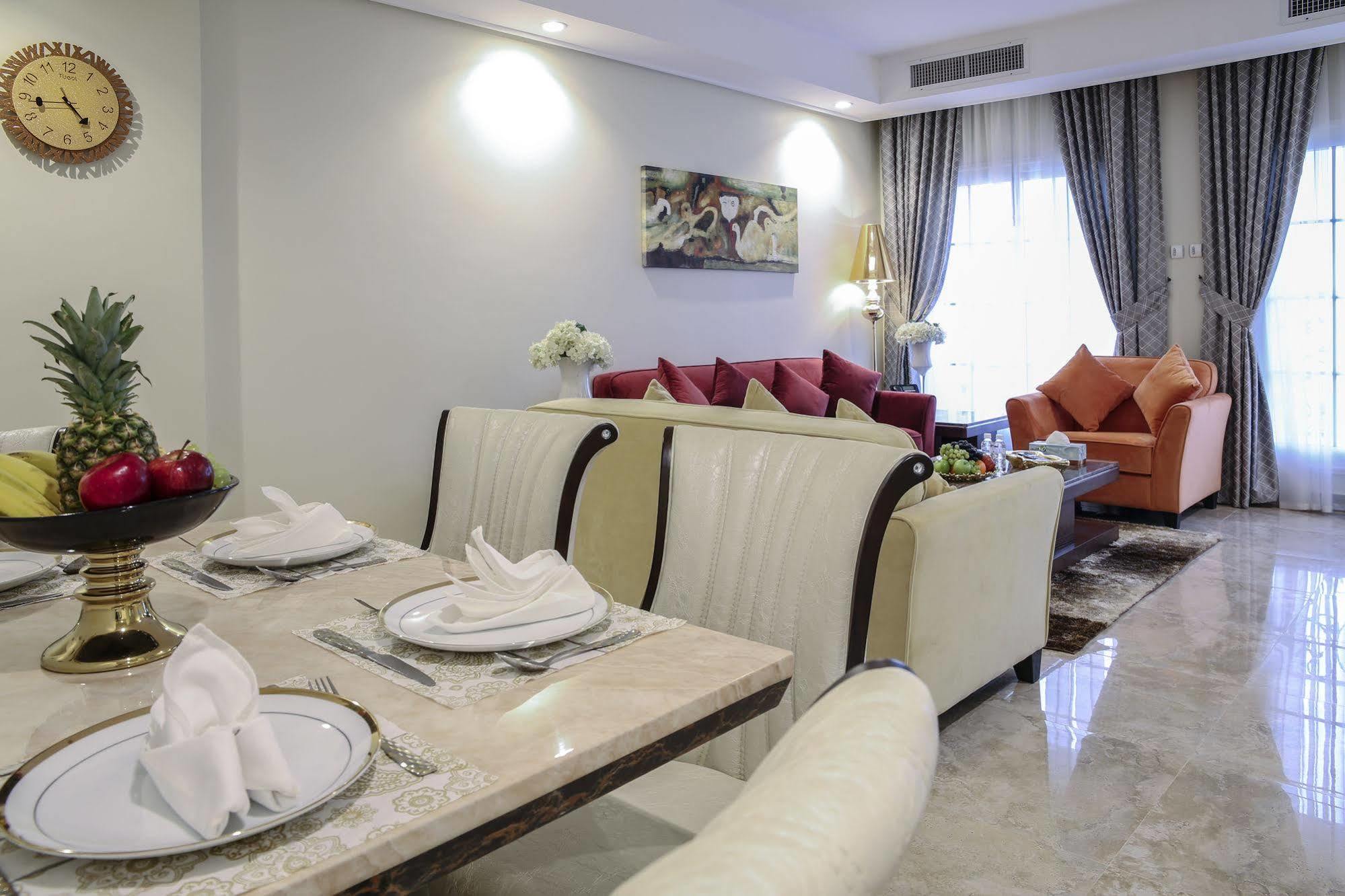 Adams Hotel Kuwait City Ngoại thất bức ảnh