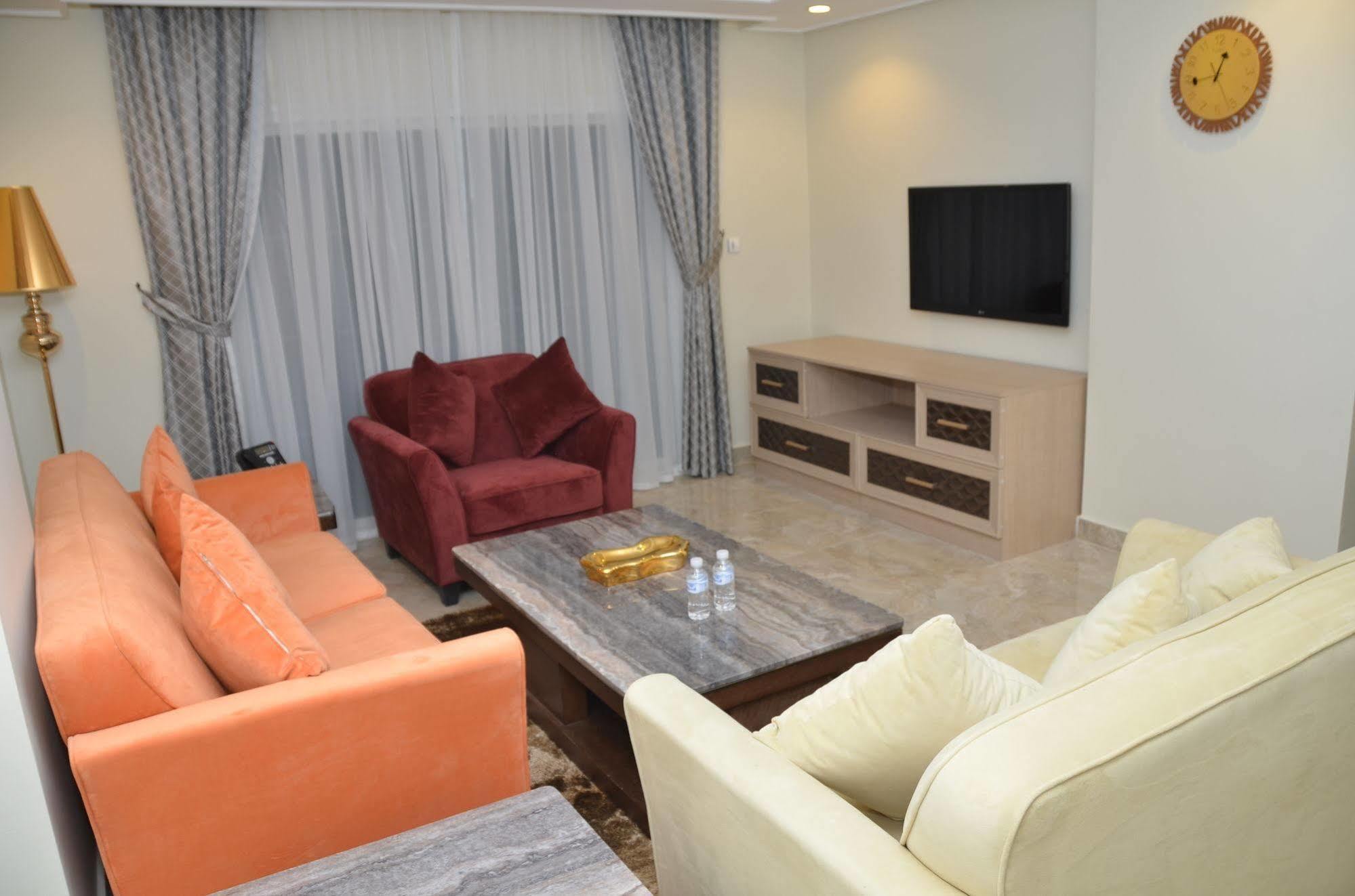 Adams Hotel Kuwait City Ngoại thất bức ảnh