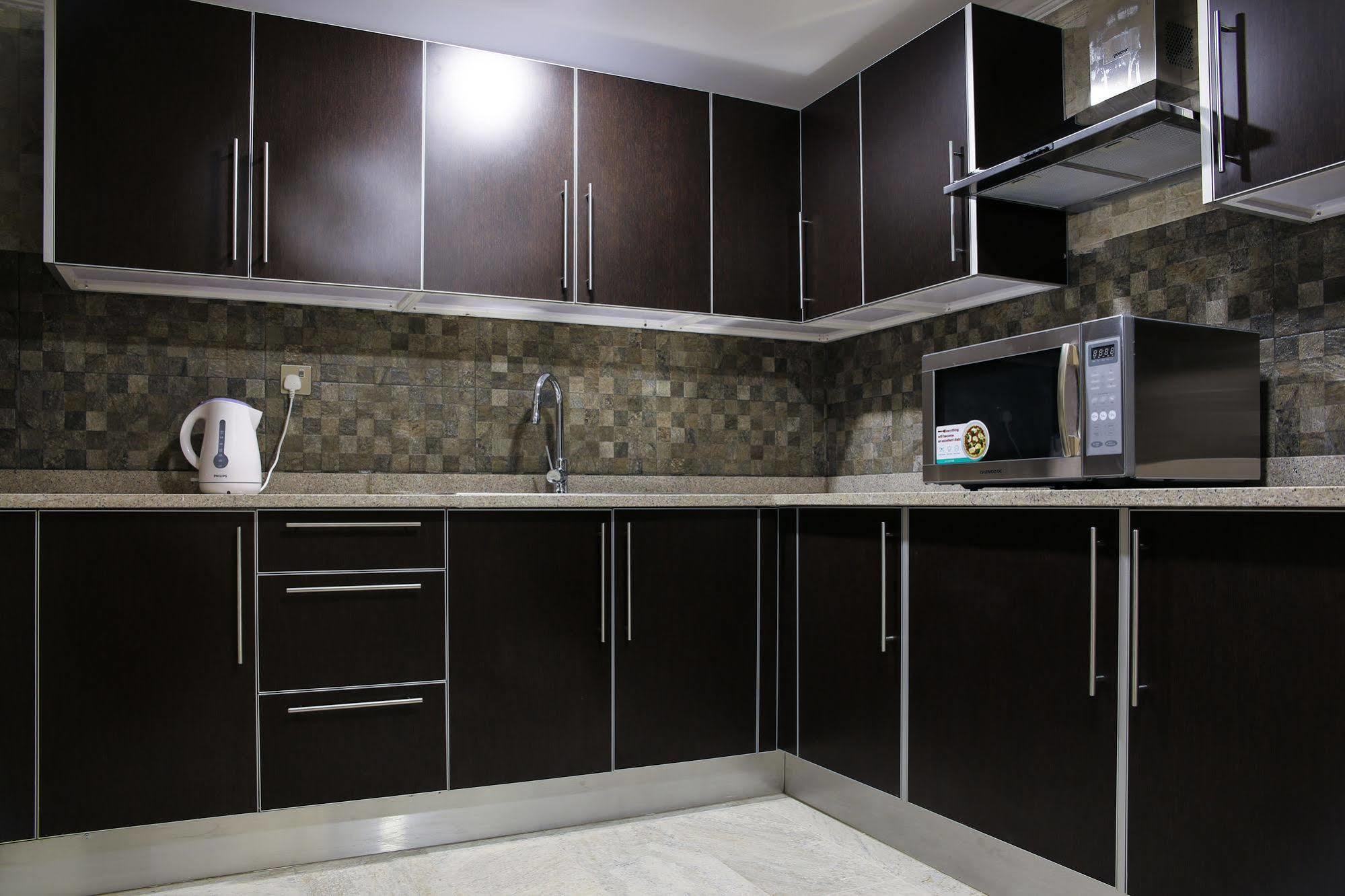 Adams Hotel Kuwait City Ngoại thất bức ảnh
