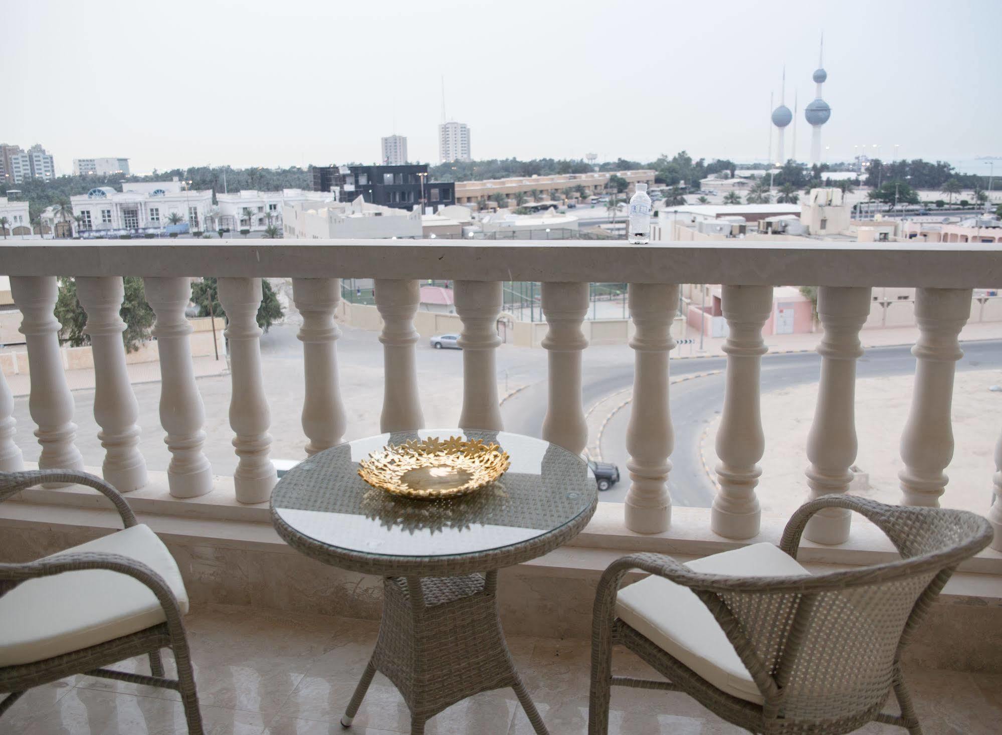 Adams Hotel Kuwait City Ngoại thất bức ảnh
